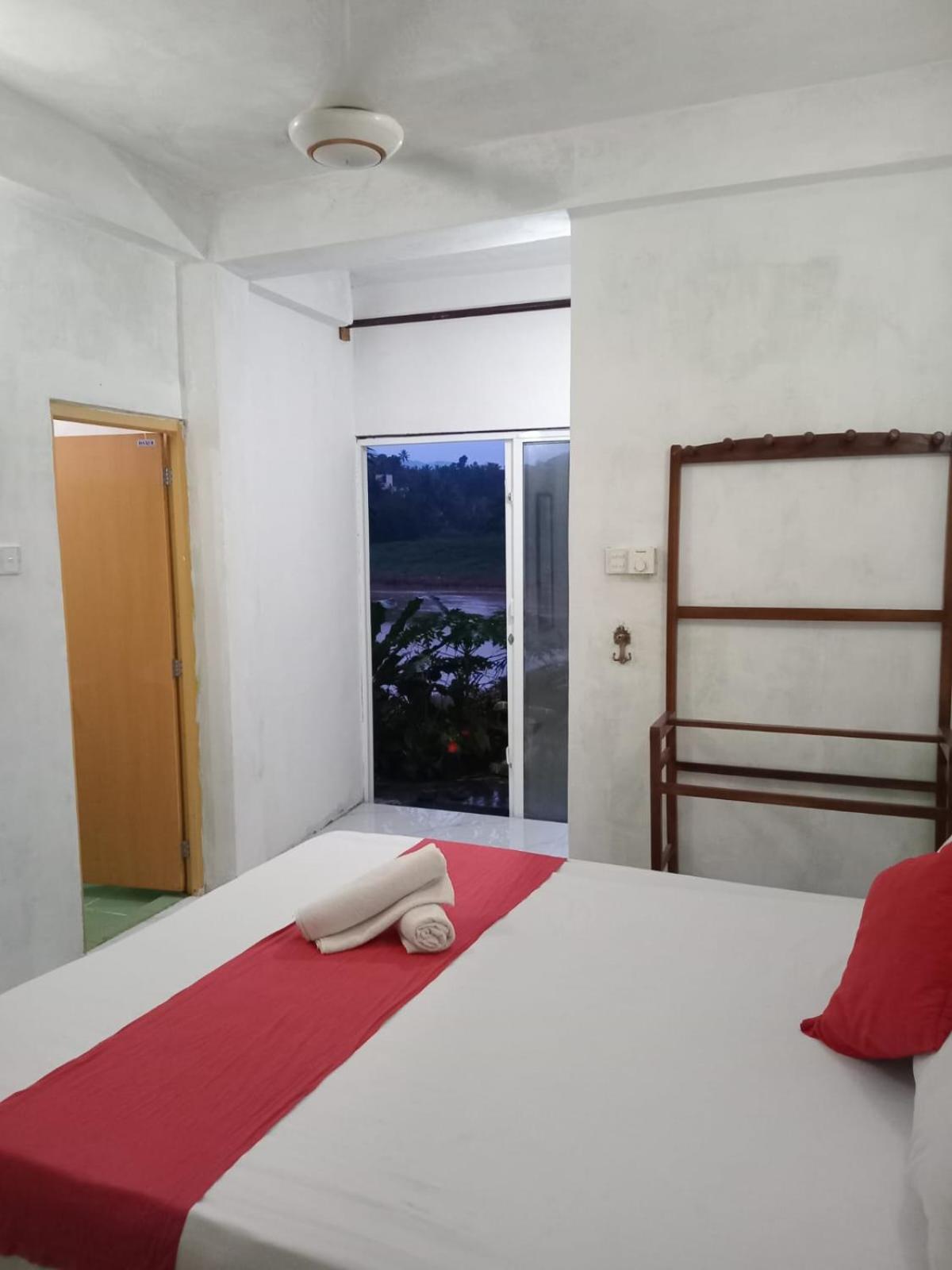 Sadhara River View Lodge Kandy Eksteriør bilde